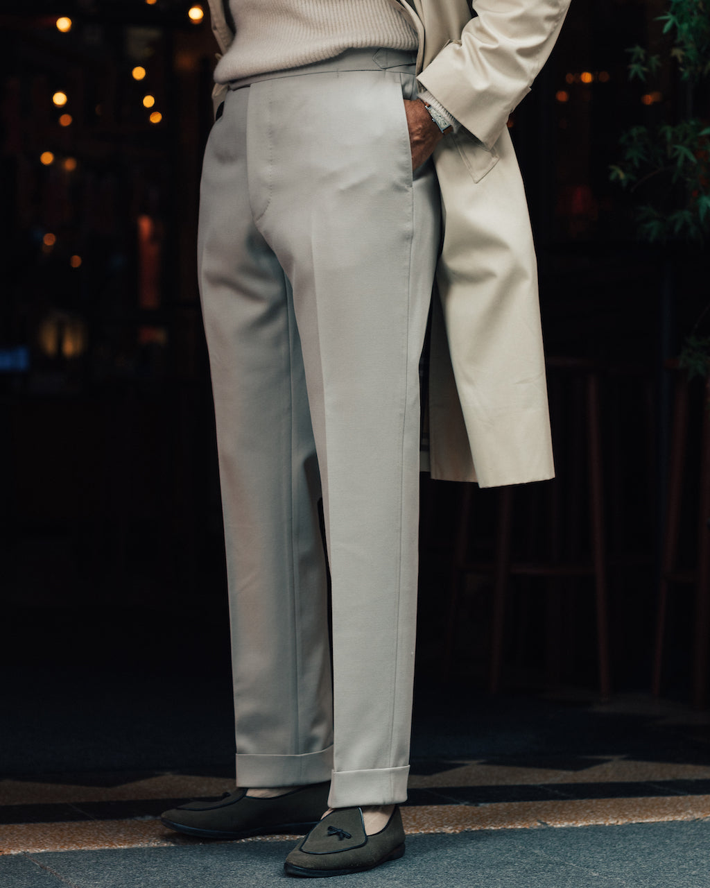 Pantaloni in lana cavalry-twill beige chiaro con vestibilità regolare